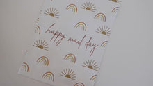 Load and play video in Gallery viewer, Lain &amp; Lou Boho Rainbow &amp; Sunshine Happy Mail Day 10x13 Polymailer - Pack of 100 - Cute Shipping Bags – Water-Resistant Small Business Supplies for Adult Clothing, Baby Swaddles, &amp; More
